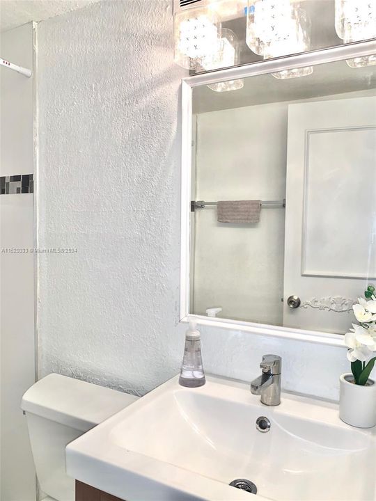 Recently Sold: $350,000 (3 beds, 2 baths, 1190 Square Feet)