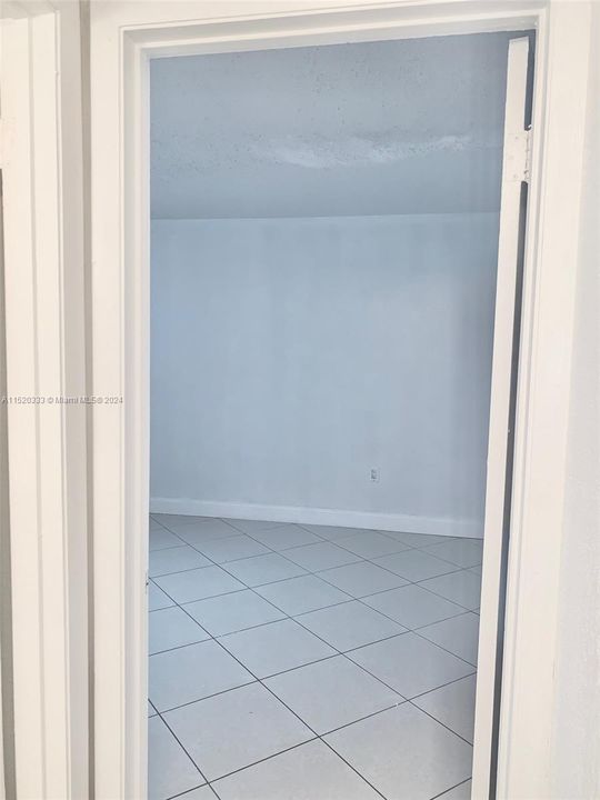 Recently Sold: $350,000 (3 beds, 2 baths, 1190 Square Feet)