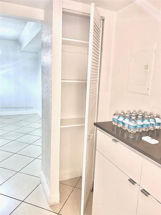 Recently Sold: $350,000 (3 beds, 2 baths, 1190 Square Feet)