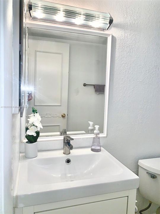 Recently Sold: $350,000 (3 beds, 2 baths, 1190 Square Feet)