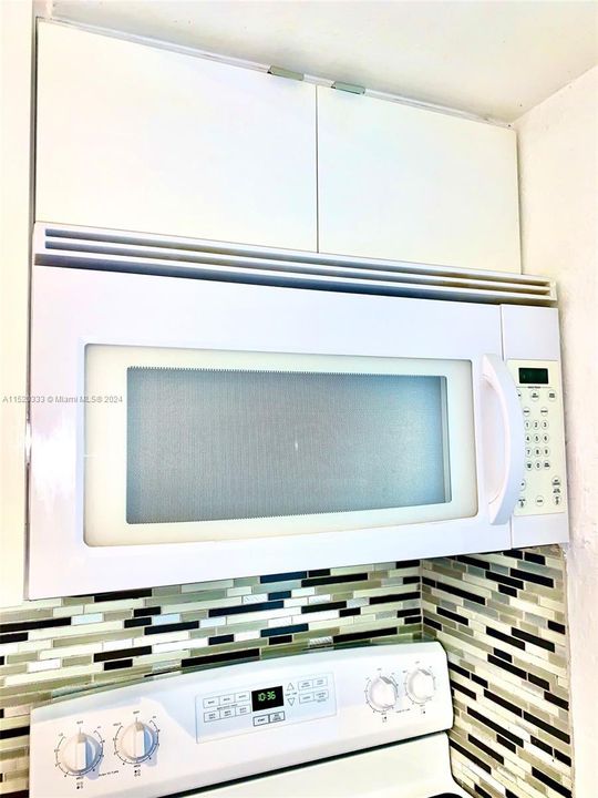 Recently Sold: $350,000 (3 beds, 2 baths, 1190 Square Feet)