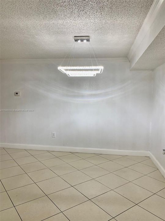 Recently Sold: $350,000 (3 beds, 2 baths, 1190 Square Feet)