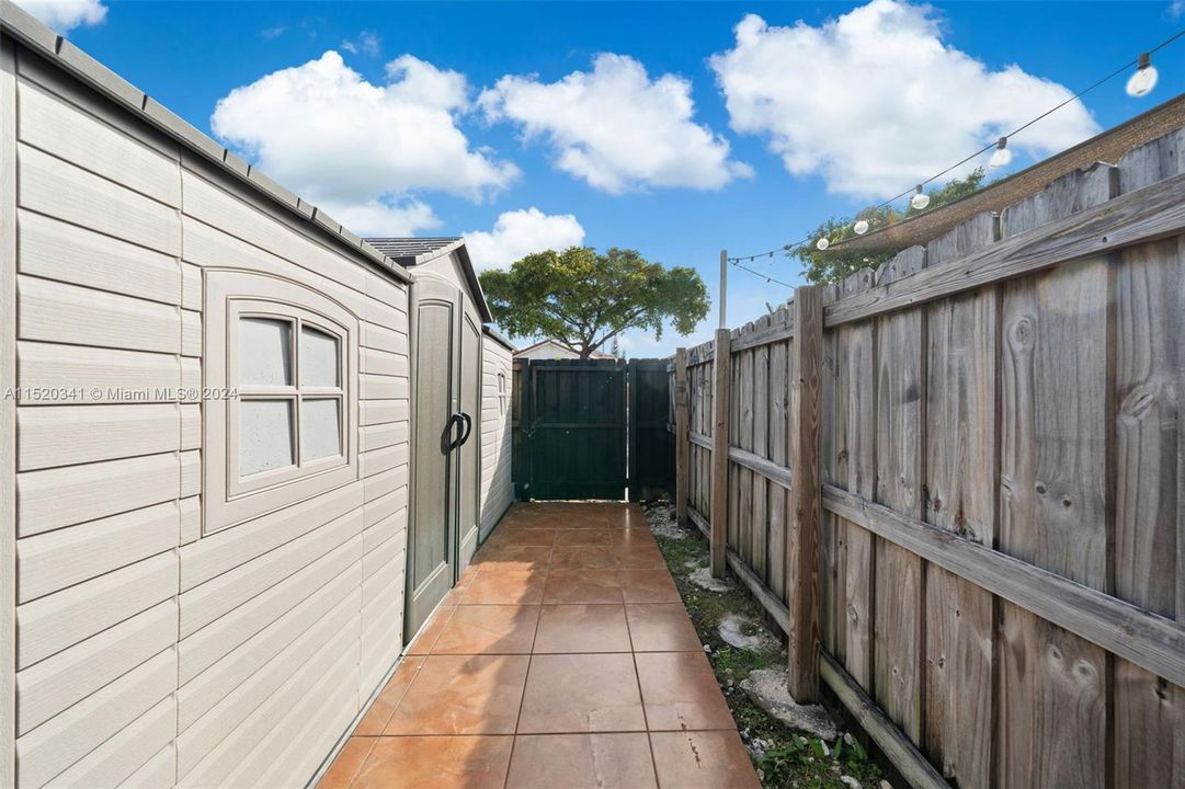 Recently Sold: $350,000 (2 beds, 2 baths, 1284 Square Feet)