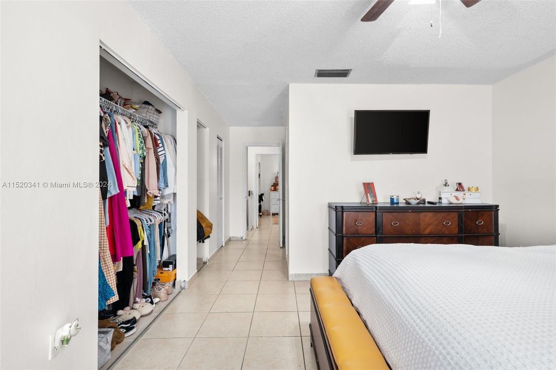 Recently Sold: $350,000 (2 beds, 2 baths, 1284 Square Feet)