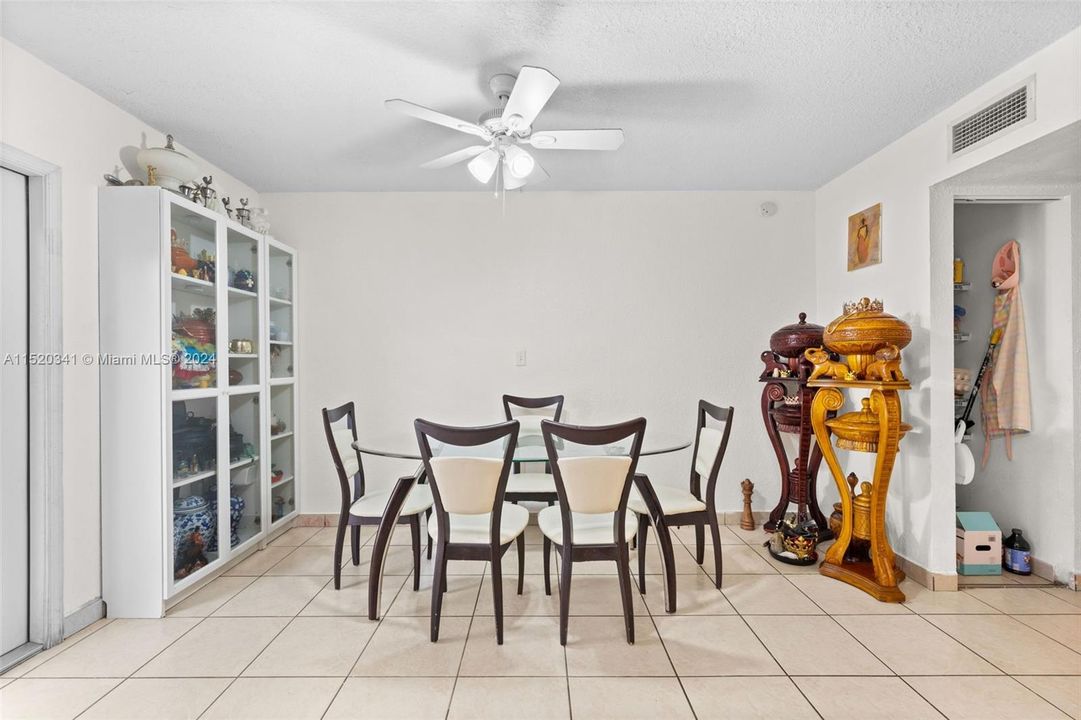 Recently Sold: $350,000 (2 beds, 2 baths, 1284 Square Feet)