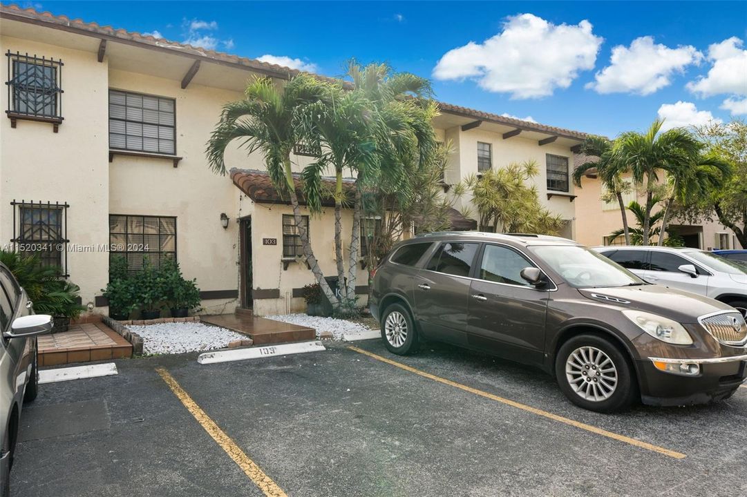 Recently Sold: $350,000 (2 beds, 2 baths, 1284 Square Feet)