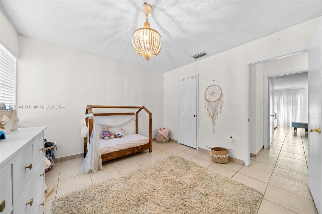 Recently Sold: $350,000 (2 beds, 2 baths, 1284 Square Feet)