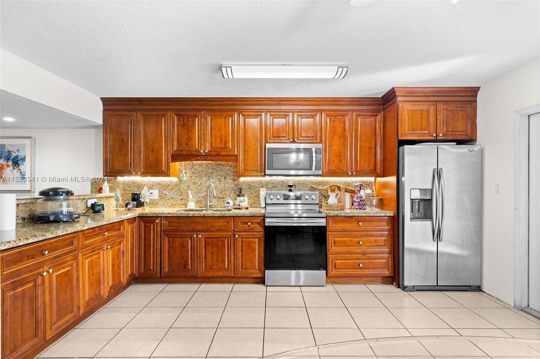 Recently Sold: $350,000 (2 beds, 2 baths, 1284 Square Feet)