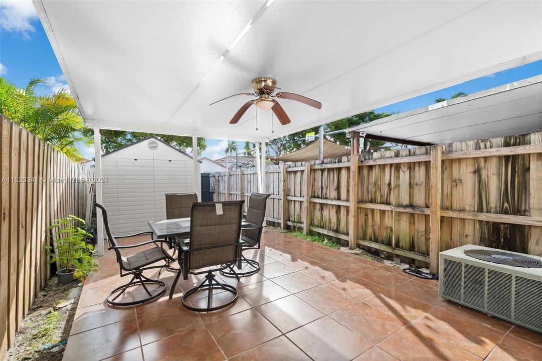 Recently Sold: $350,000 (2 beds, 2 baths, 1284 Square Feet)