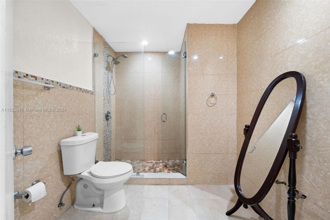 Recently Sold: $350,000 (2 beds, 2 baths, 1284 Square Feet)