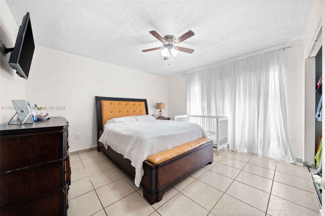 Recently Sold: $350,000 (2 beds, 2 baths, 1284 Square Feet)