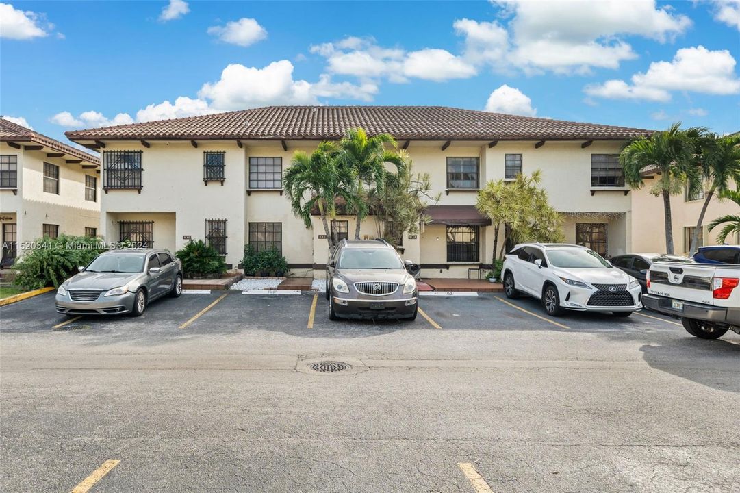 Recently Sold: $350,000 (2 beds, 2 baths, 1284 Square Feet)