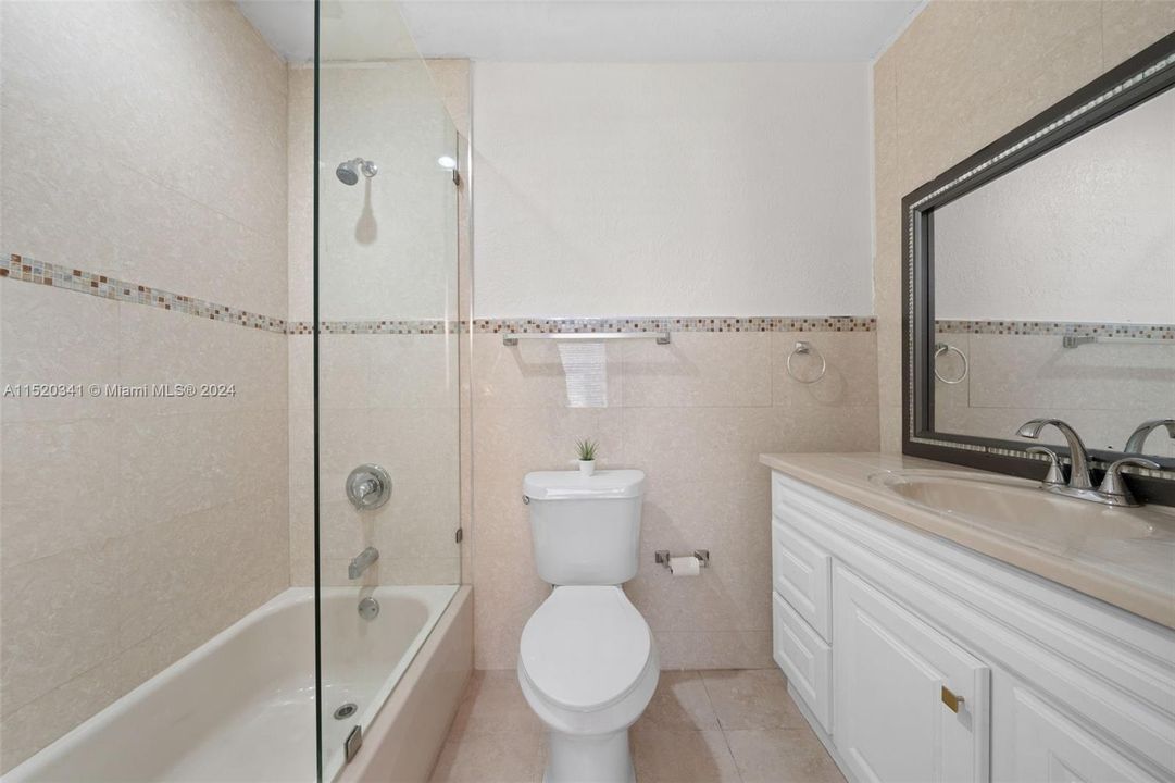 Recently Sold: $350,000 (2 beds, 2 baths, 1284 Square Feet)