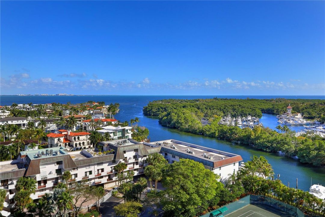 Recently Sold: $3,875,000 (2 beds, 3 baths, 2950 Square Feet)