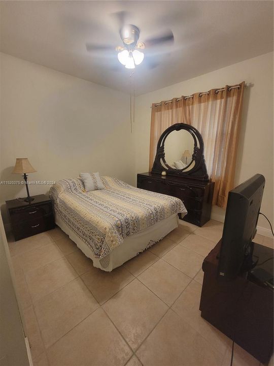 Recently Rented: $1,000 (1 beds, 1 baths, 500 Square Feet)