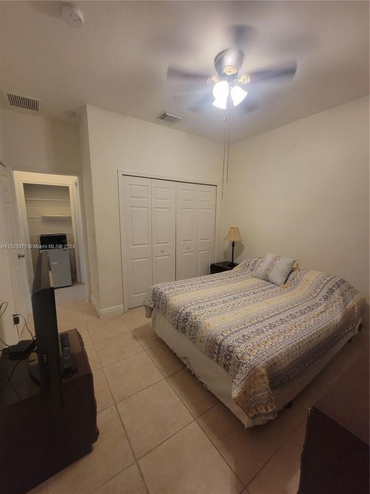 Recently Rented: $1,000 (1 beds, 1 baths, 500 Square Feet)