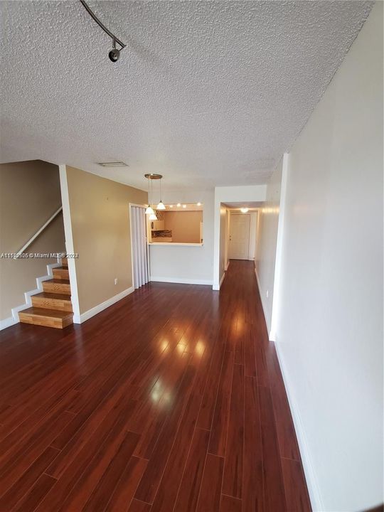 Recently Rented: $2,300 (2 beds, 2 baths, 1045 Square Feet)