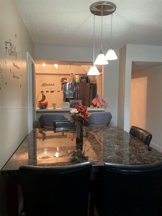 Recently Rented: $2,300 (2 beds, 2 baths, 1045 Square Feet)