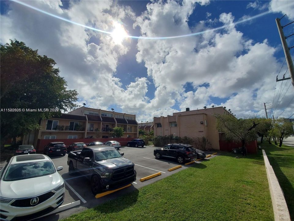 Recently Rented: $2,300 (2 beds, 2 baths, 1045 Square Feet)