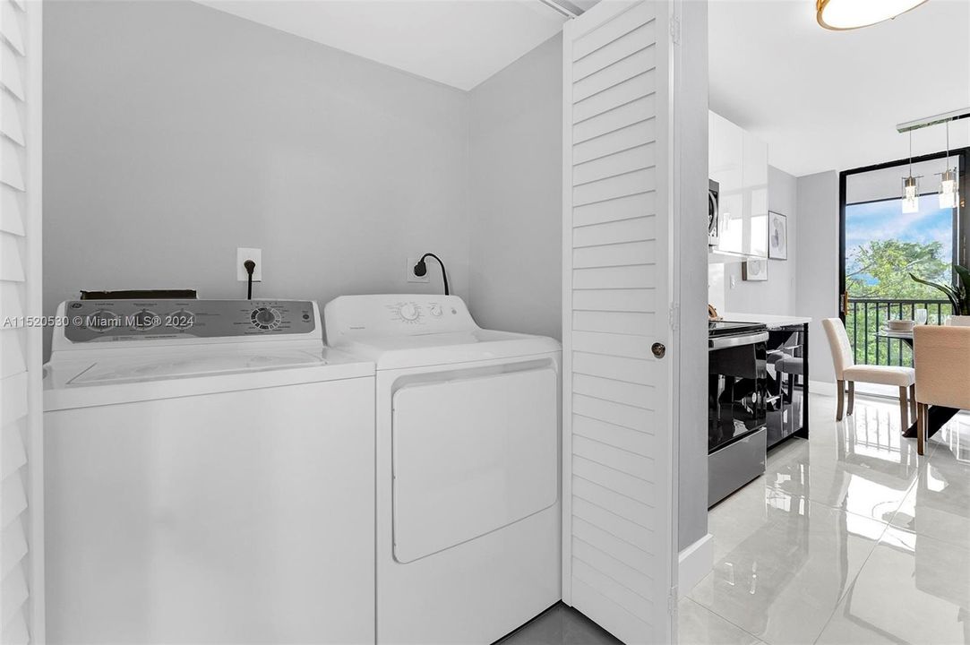 Recently Sold: $286,900 (2 beds, 2 baths, 1480 Square Feet)