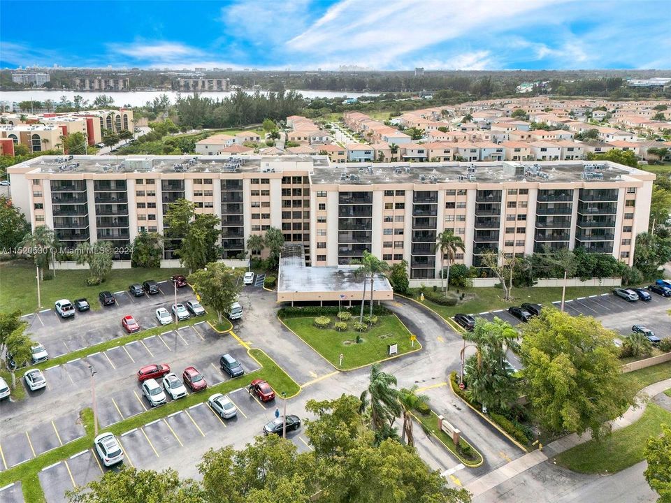 Recently Sold: $286,900 (2 beds, 2 baths, 1480 Square Feet)