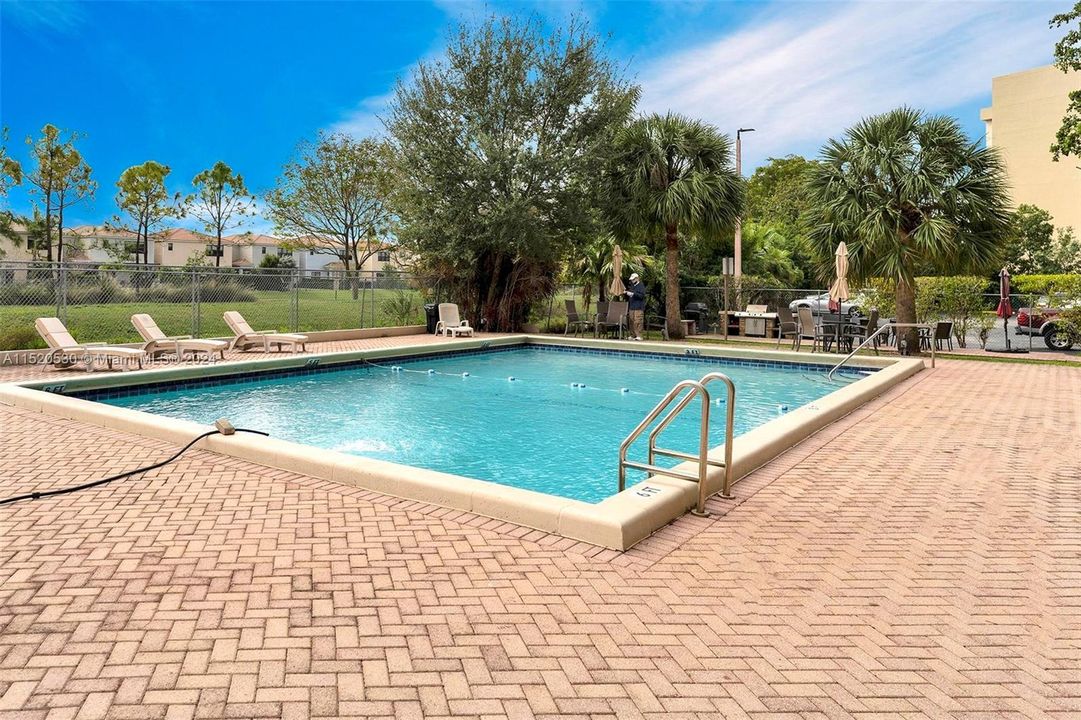 Recently Sold: $286,900 (2 beds, 2 baths, 1480 Square Feet)