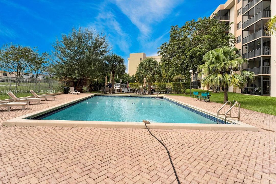 Recently Sold: $286,900 (2 beds, 2 baths, 1480 Square Feet)