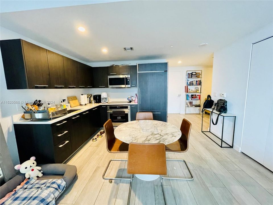 Recently Rented: $4,000 (1 beds, 2 baths, 792 Square Feet)