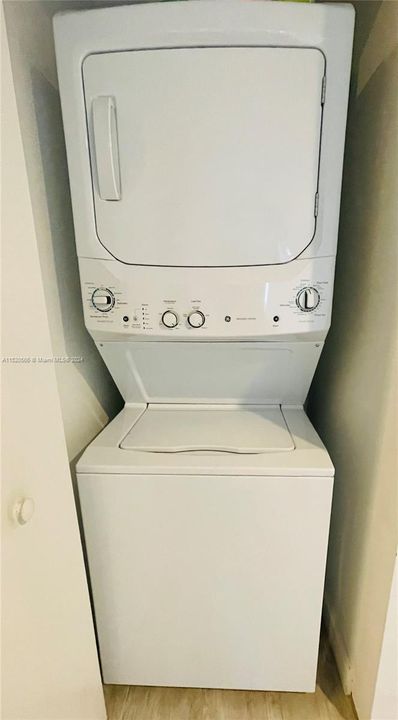 Recently Rented: $4,000 (1 beds, 2 baths, 792 Square Feet)