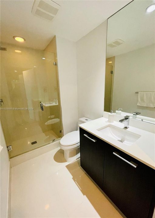 Recently Rented: $4,000 (1 beds, 2 baths, 792 Square Feet)