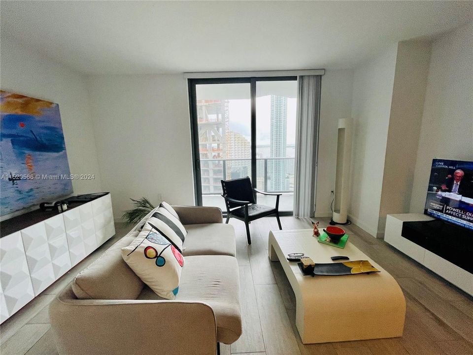 Recently Rented: $4,000 (1 beds, 2 baths, 792 Square Feet)