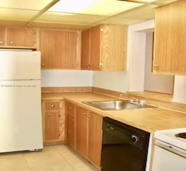 For Sale: $250,000 (1 beds, 1 baths, 634 Square Feet)