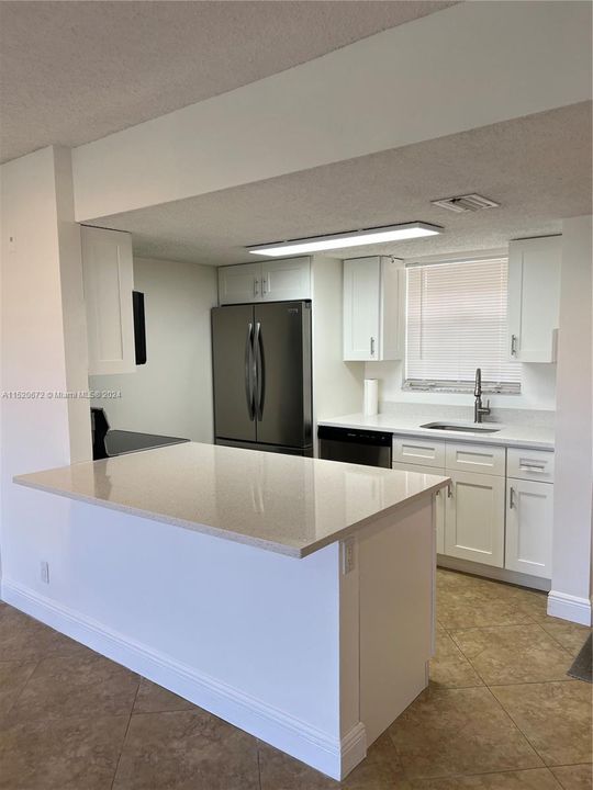 Recently Rented: $2,100 (1 beds, 1 baths, 700 Square Feet)