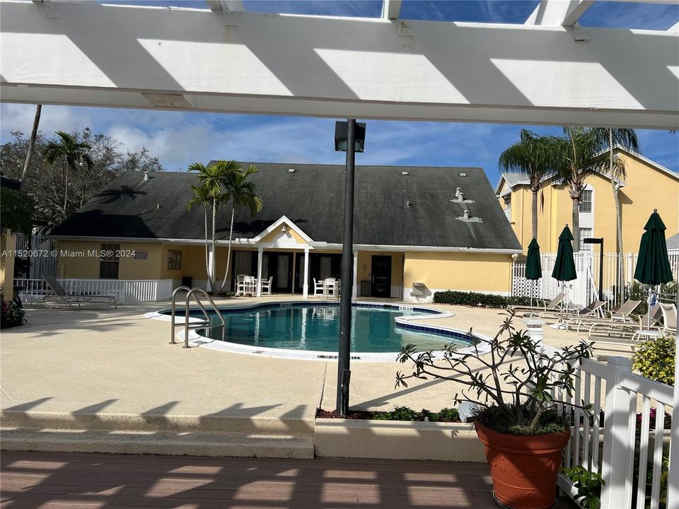 Recently Rented: $2,100 (1 beds, 1 baths, 700 Square Feet)