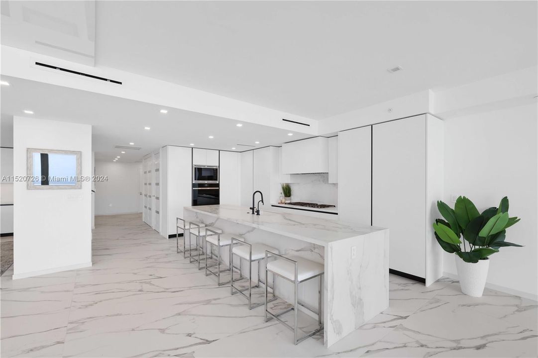 Active With Contract: $5,995,000 (4 beds, 4 baths, 4096 Square Feet)