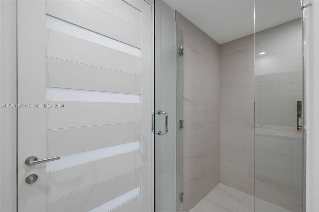 Activo con contrato: $5,995,000 (4 camas, 4 baños, 4096 Pies cuadrados)