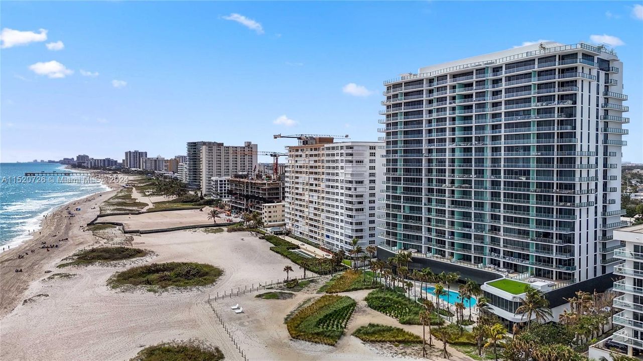 Active With Contract: $5,995,000 (4 beds, 4 baths, 4096 Square Feet)