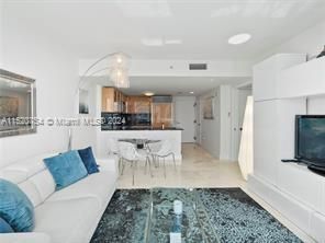 For Sale: $960,000 (1 beds, 1 baths, 720 Square Feet)
