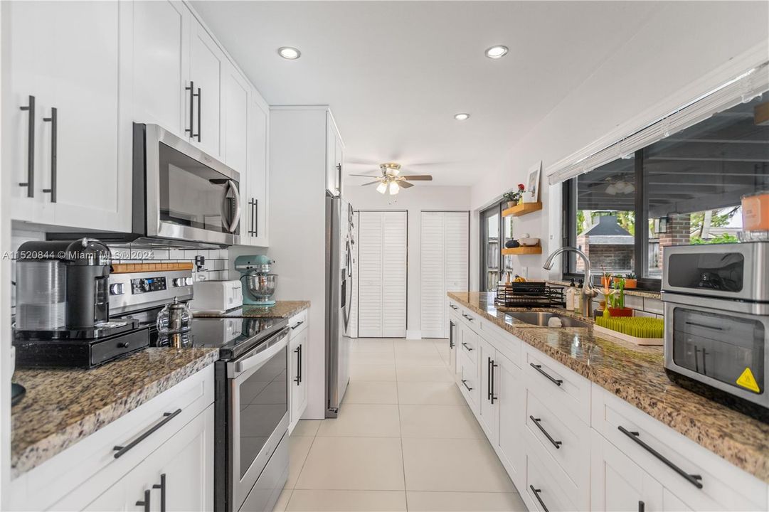 Vendido Recientemente: $799,900 (5 camas, 2 baños, 1236 Pies cuadrados)