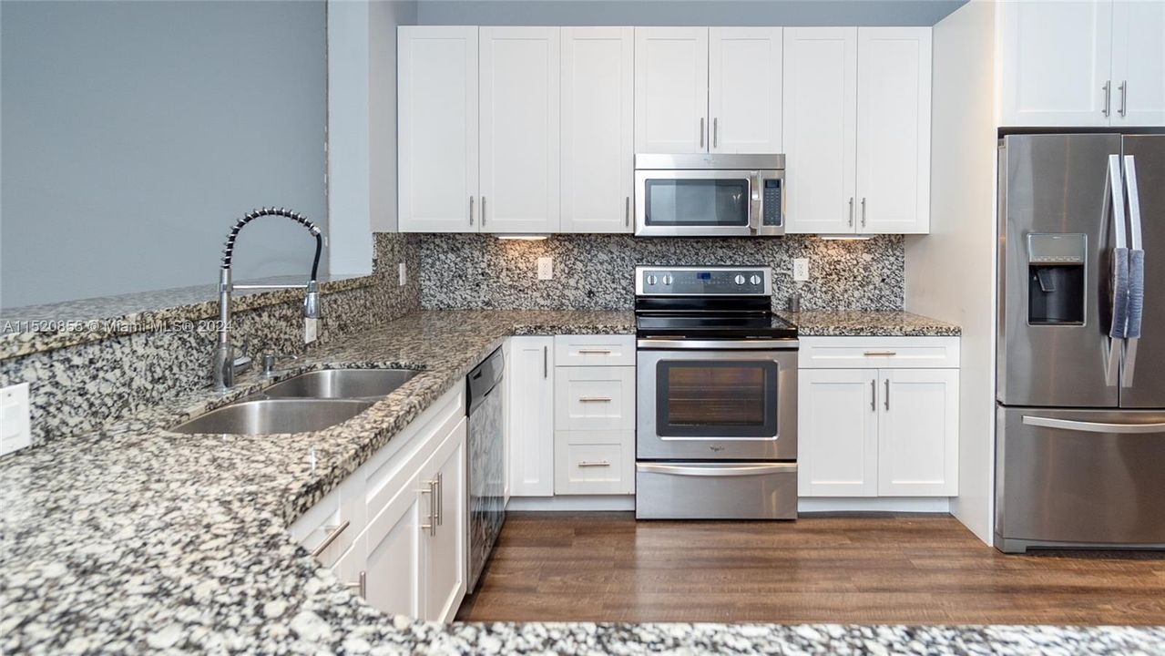 Recently Rented: $4,100 (3 beds, 3 baths, 2452 Square Feet)