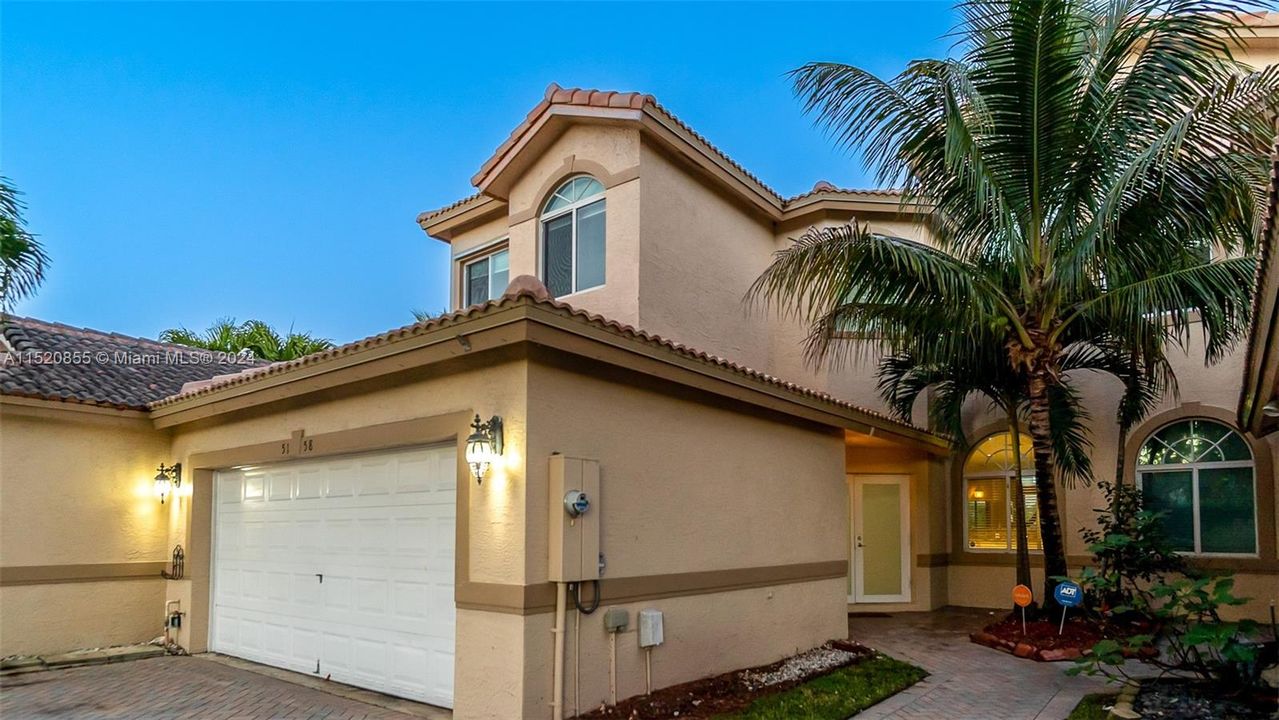 Recently Rented: $4,100 (3 beds, 3 baths, 2452 Square Feet)