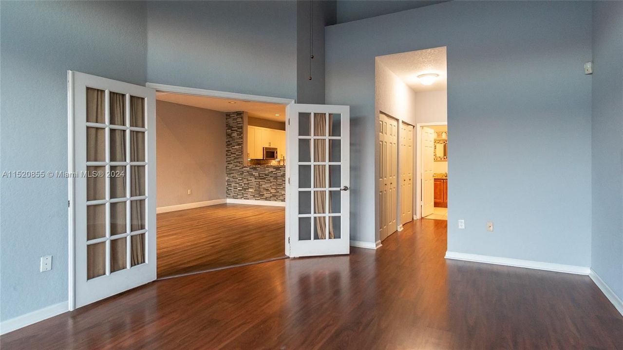 Recently Rented: $4,100 (3 beds, 3 baths, 2452 Square Feet)