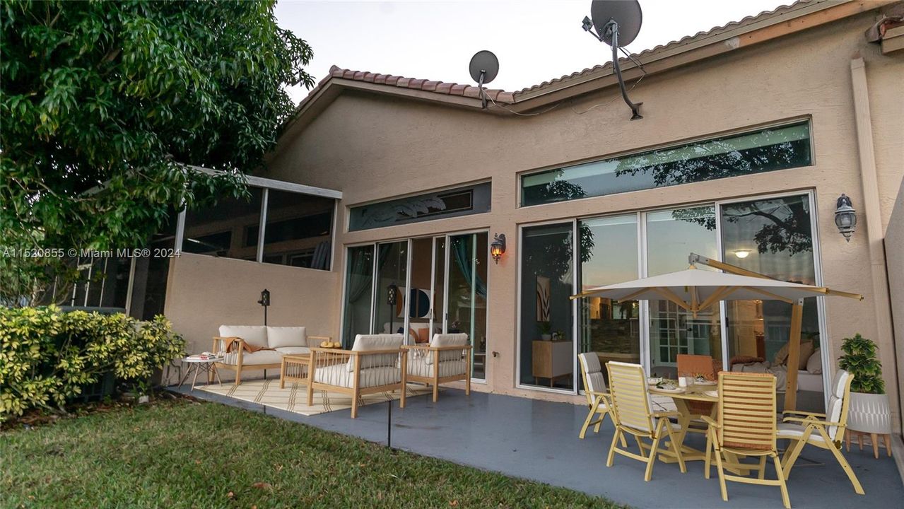 Recently Rented: $4,100 (3 beds, 3 baths, 2452 Square Feet)