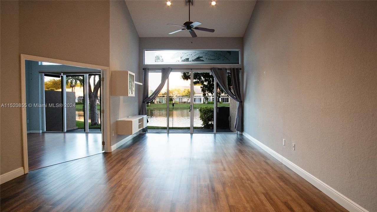 Recently Rented: $4,100 (3 beds, 3 baths, 2452 Square Feet)