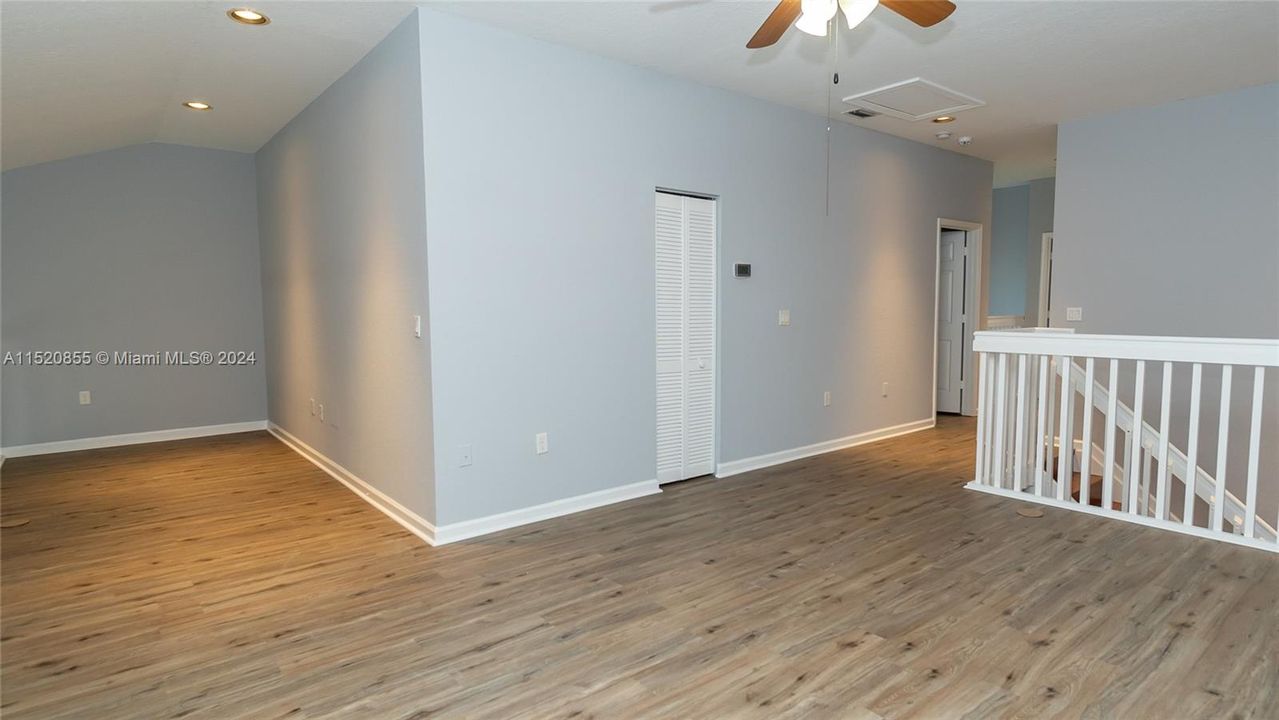 Recently Rented: $4,100 (3 beds, 3 baths, 2452 Square Feet)