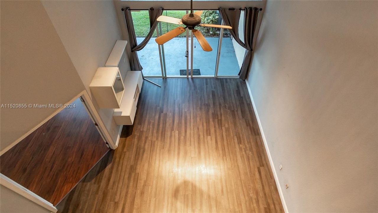 Recently Rented: $4,100 (3 beds, 3 baths, 2452 Square Feet)