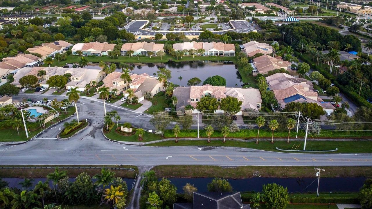 Recently Rented: $4,100 (3 beds, 3 baths, 2452 Square Feet)