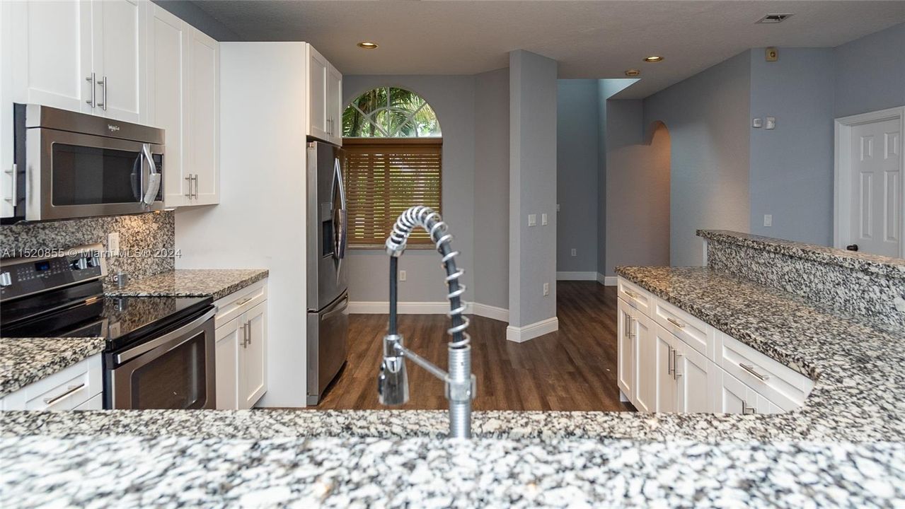 Recently Rented: $4,100 (3 beds, 3 baths, 2452 Square Feet)