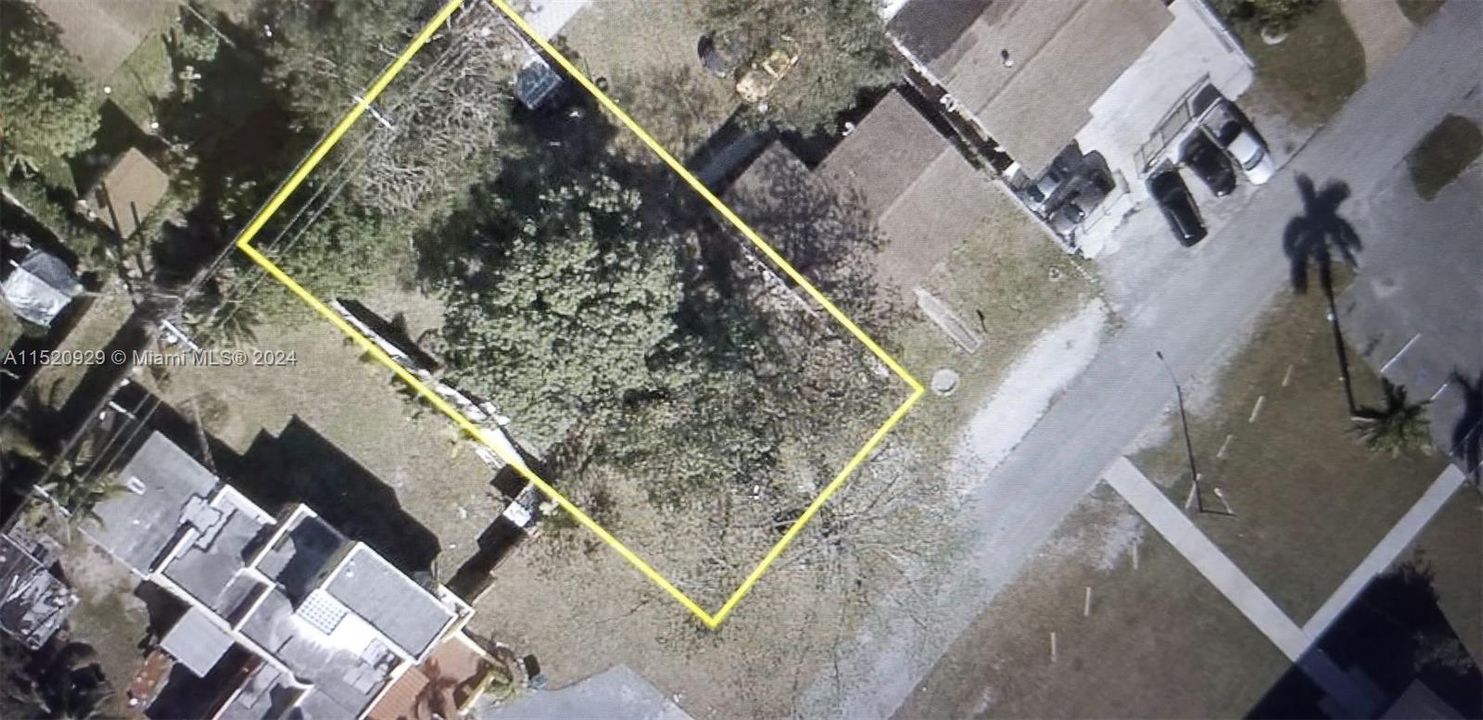 На продажу: $178,000 (0.15 acres)