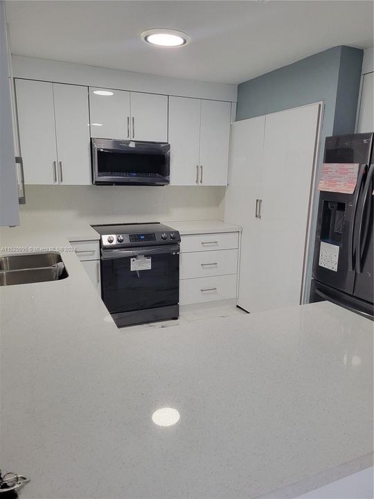 Recently Rented: $2,900 (3 beds, 2 baths, 1242 Square Feet)